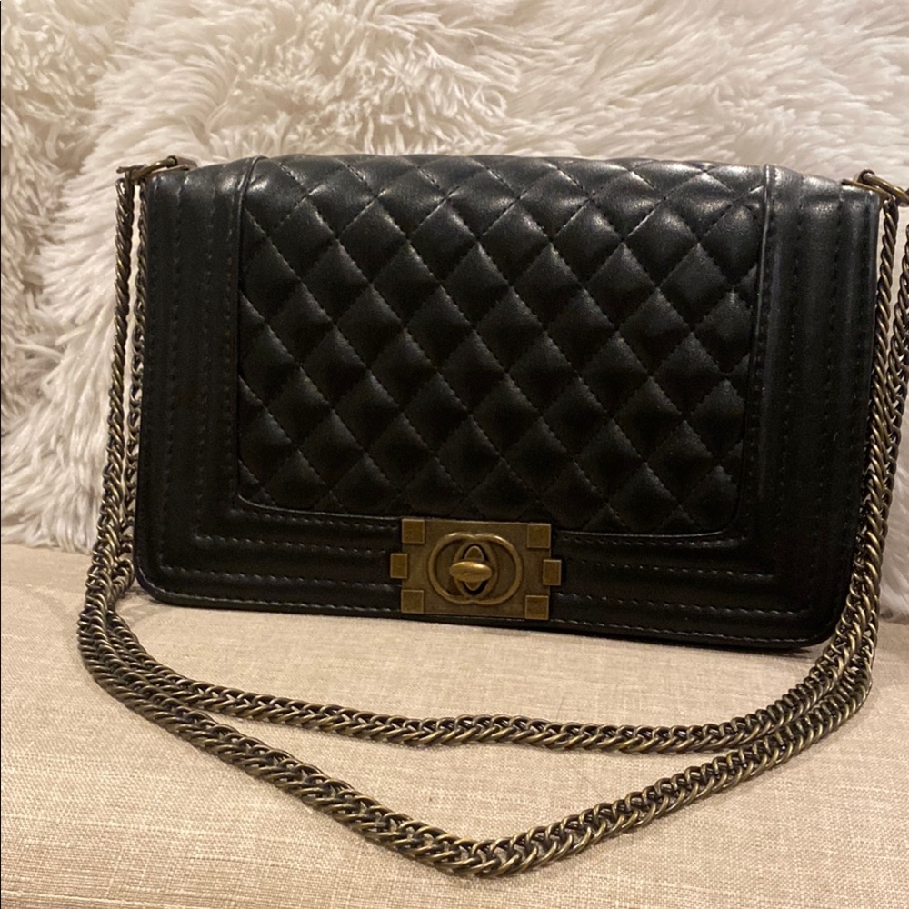 Elegant Black Quilted Chain Bag